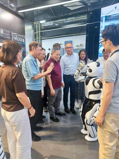 囚禁之馆汉化版2023最新版更新时间华为版游戏截图