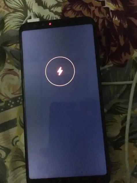 手机可以亮屏但是开不了机