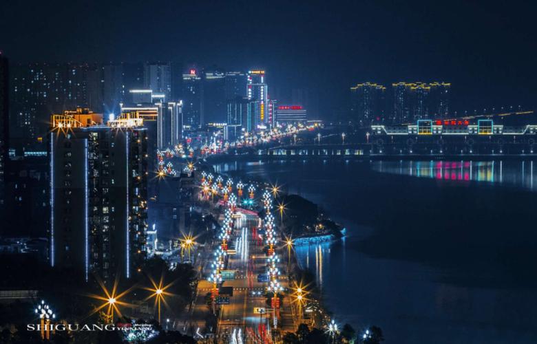 雨城是指哪个城市