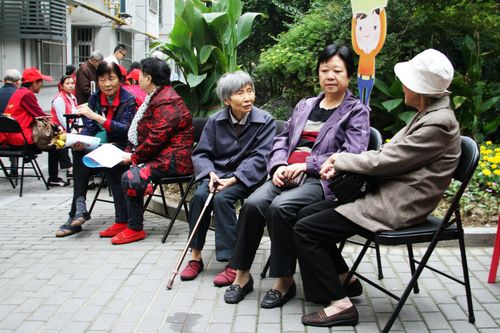 社区邻居节是几月几号